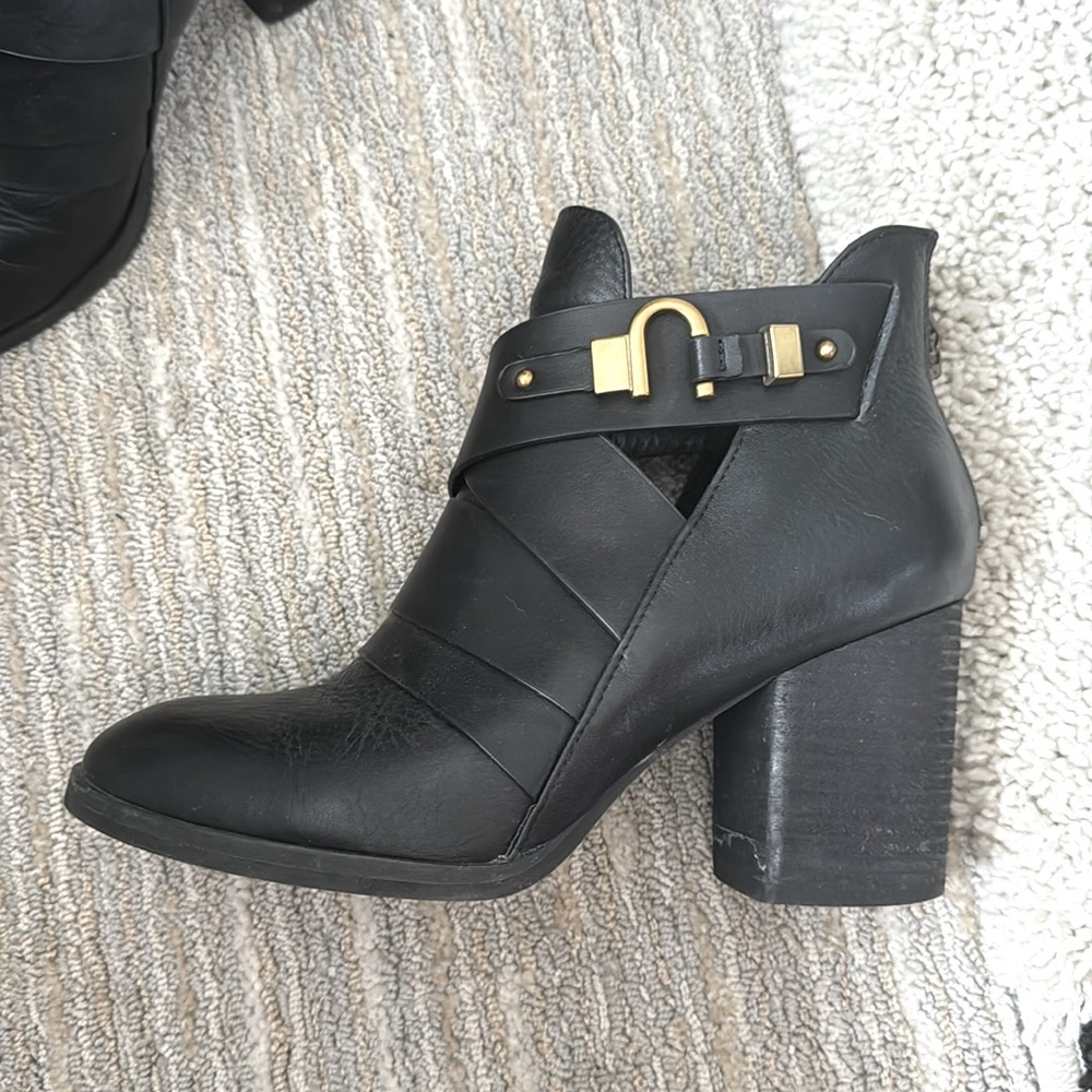 Isola Larkin Leather Cutout Ankle Booties Block Heel Cross Strap Black Size‎ 8